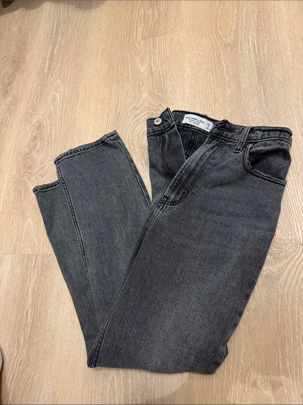Abercrombie & Fitch Men's Slim Straight Washed Black Jeans